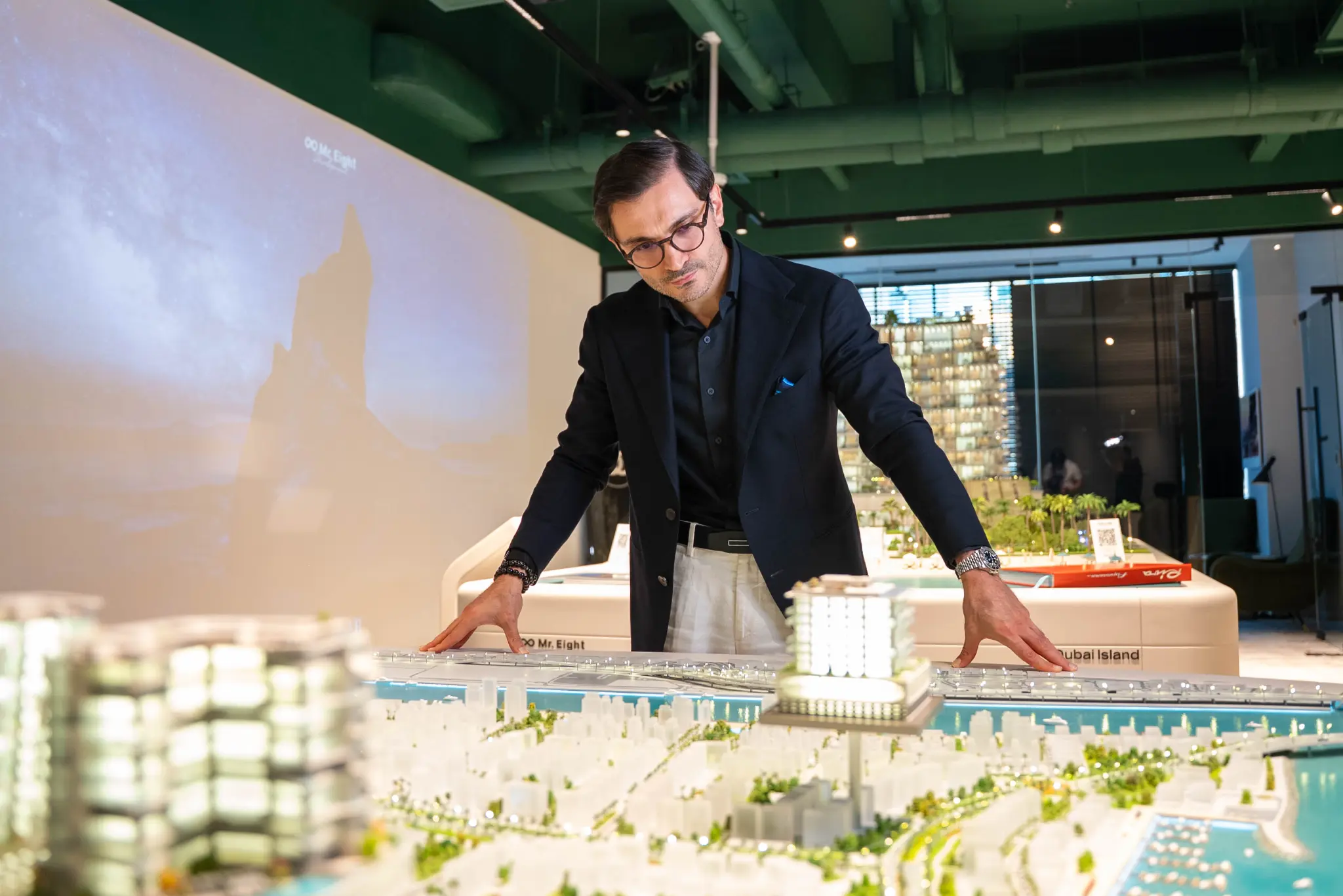 Kamil Magomedov reviewing the Dubai Islands development model